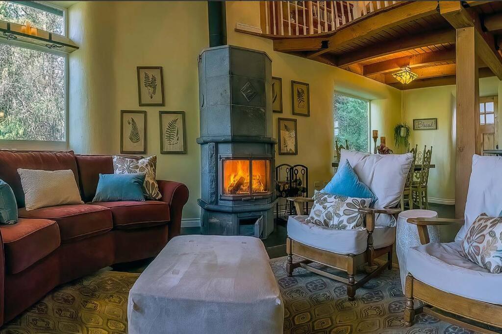 European Style Straw Bale Retreat Ashland Exterior foto