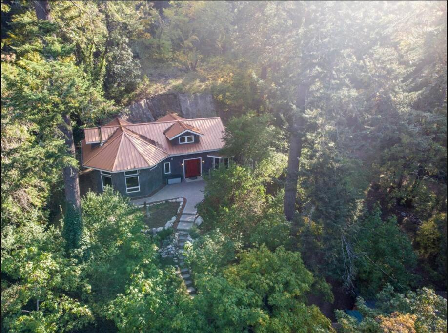 European Style Straw Bale Retreat Ashland Exterior foto