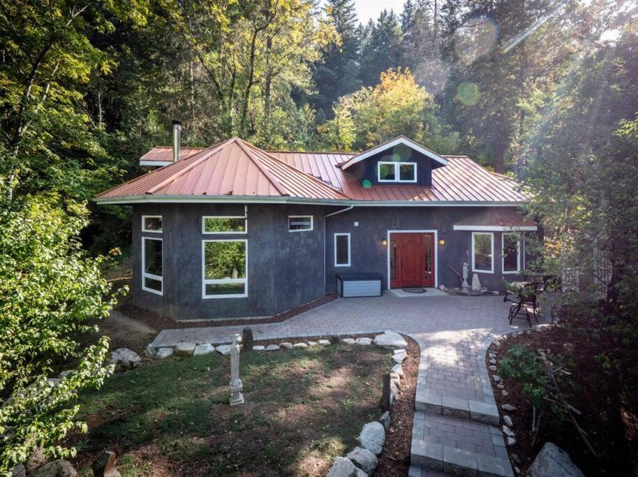 European Style Straw Bale Retreat Ashland Exterior foto